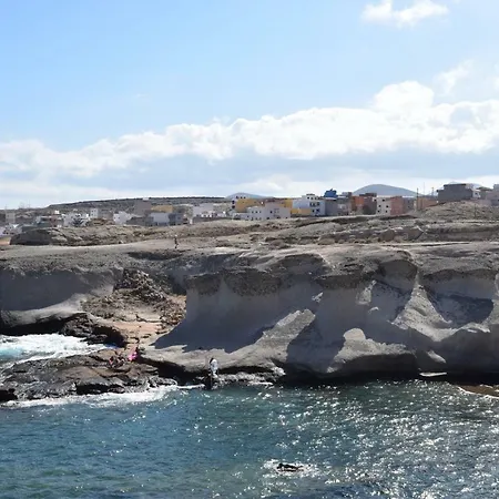 Δωμάτια σε οικογενειακή κατοικία La Caleta Arico 1 *